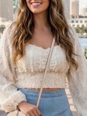 Ivory Textured long sleeves top -blouse L